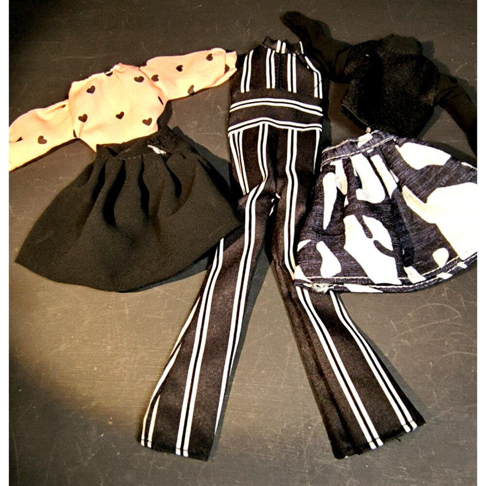 1466.  Assorted New Fashion Doll Clothing Black White Pink